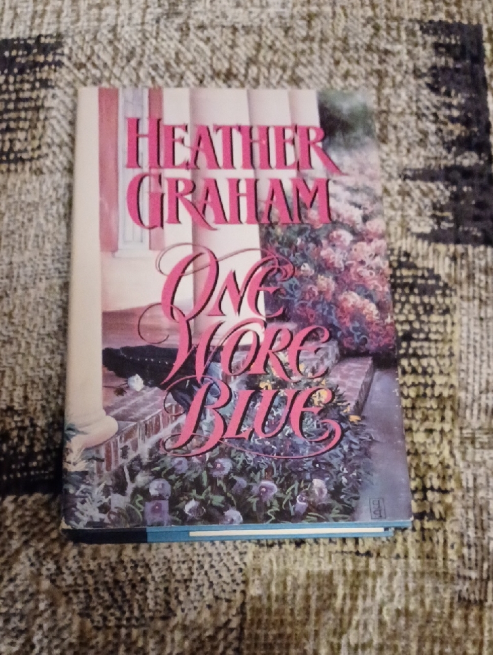 4/$30 Heather Graham "One Wore Blue" - Hardcover Novel